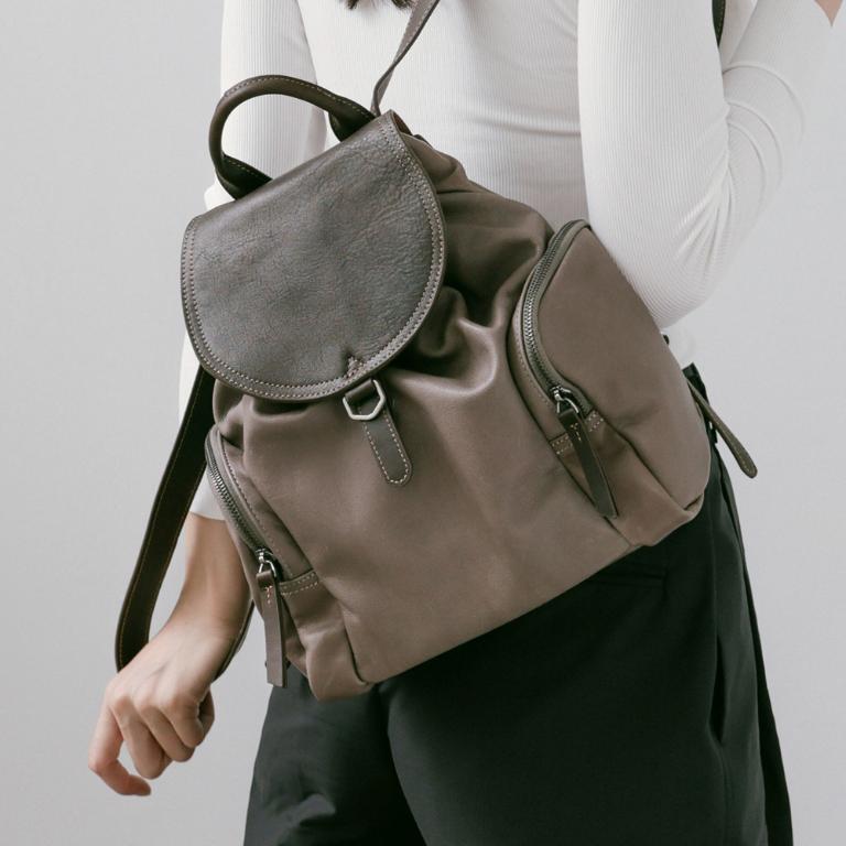 Supportingrole簡約時尚翻蓋真皮磁扣束口後背包 灰咖啡