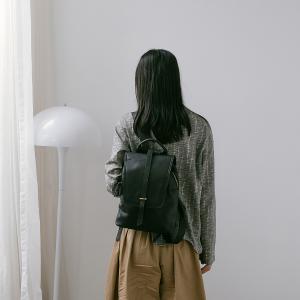 Supportingrole簡約百搭線條多隔層多口袋真皮後背包 黑