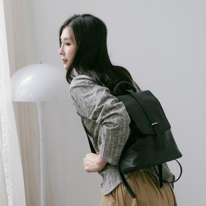 Supportingrole簡約百搭線條多隔層多口袋真皮後背包 黑