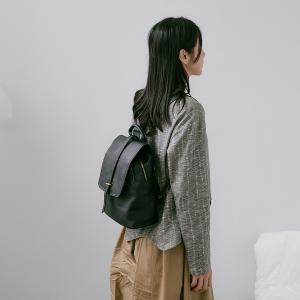 Supportingrole簡約百搭線條多隔層多口袋真皮後背包 黑