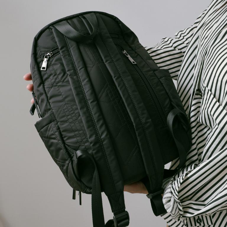 supportingrole簡約形塑俐落線條澎軟多用後背包 黑