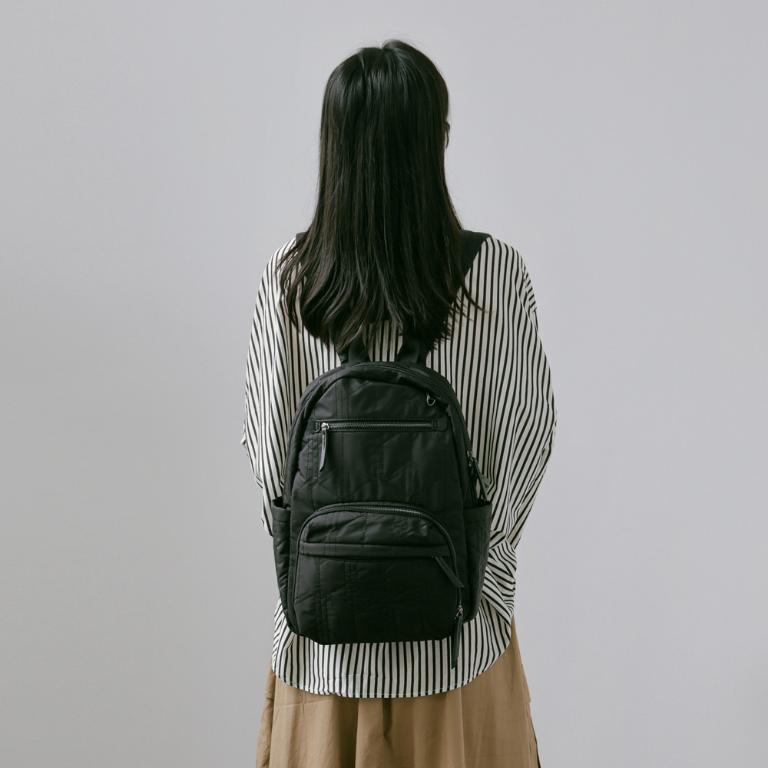 supportingrole簡約形塑俐落線條澎軟多用後背包 黑