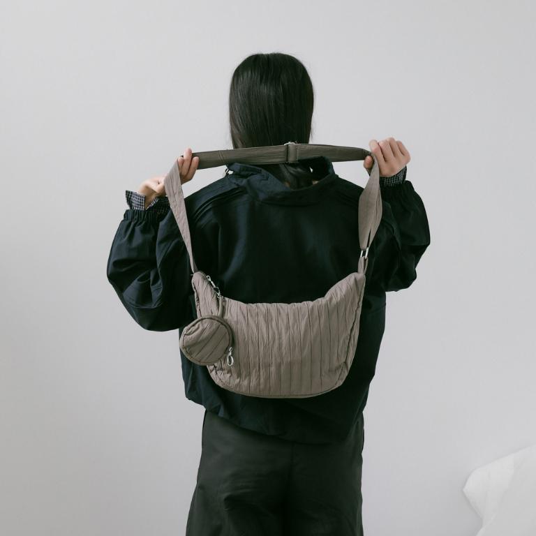 supportingrole簡約慵懶蓬鬆弧線多用斜肩背包 灰