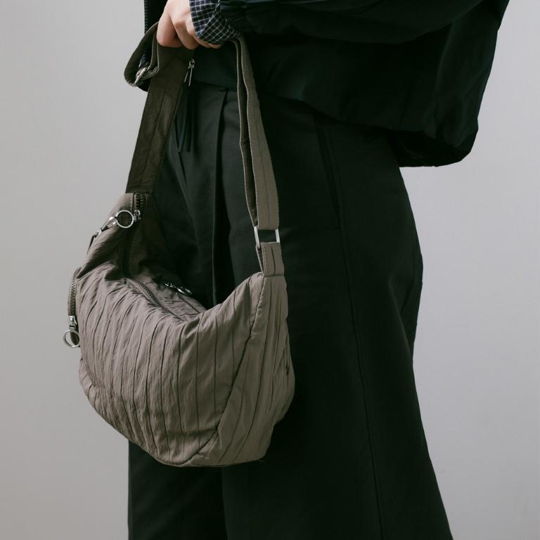 supportingrole簡約慵懶蓬鬆弧線多用斜肩背包 灰