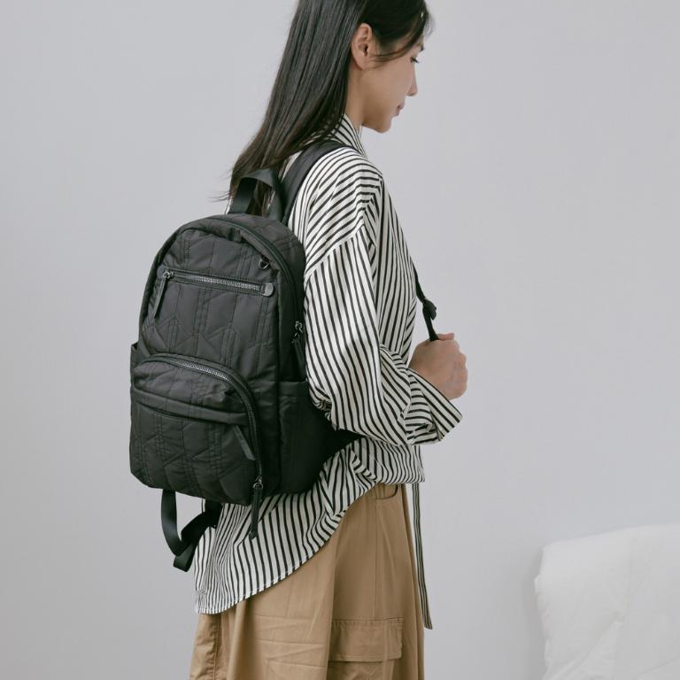 supportingrole簡約形塑俐落線條澎軟多用後背包 黑