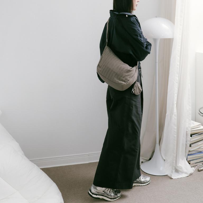 supportingrole簡約慵懶蓬鬆弧線多用斜肩背包 灰