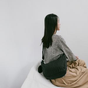 supportingrole簡約慵懶蓬鬆弧線多用斜肩背包 黑