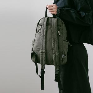 supportingrole簡約形塑俐落線條澎軟多用後背包 質感霧綠