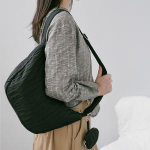 supportingrole簡約慵懶蓬鬆弧線多用斜肩背包 黑