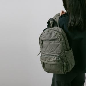 supportingrole簡約形塑俐落線條澎軟多用後背包 質感霧綠