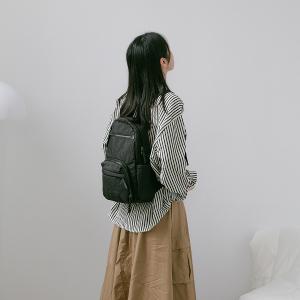 supportingrole簡約形塑俐落線條澎軟多用後背包 黑