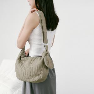 supportingrole簡約慵懶蓬鬆弧線多用斜肩背包 軍綠