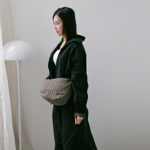 supportingrole簡約慵懶蓬鬆弧線多用斜肩背包 灰