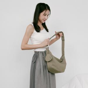 supportingrole簡約慵懶蓬鬆弧線多用斜肩背包 軍綠
