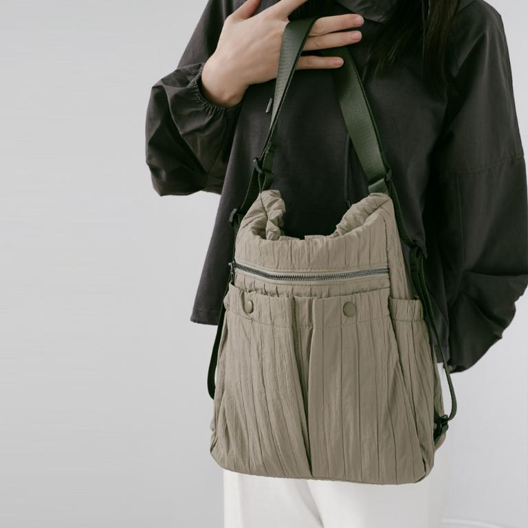 supportingrole 蓬鬆俐落線條斜肩後背手提3用包 軍綠