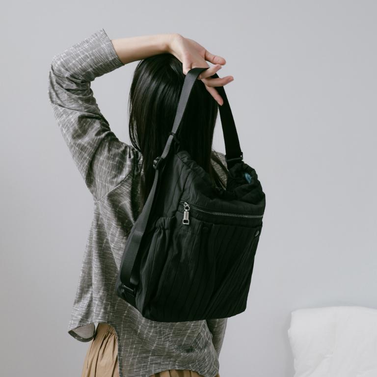 supportingrole 蓬鬆俐落線條斜肩後背手提3用包 黑