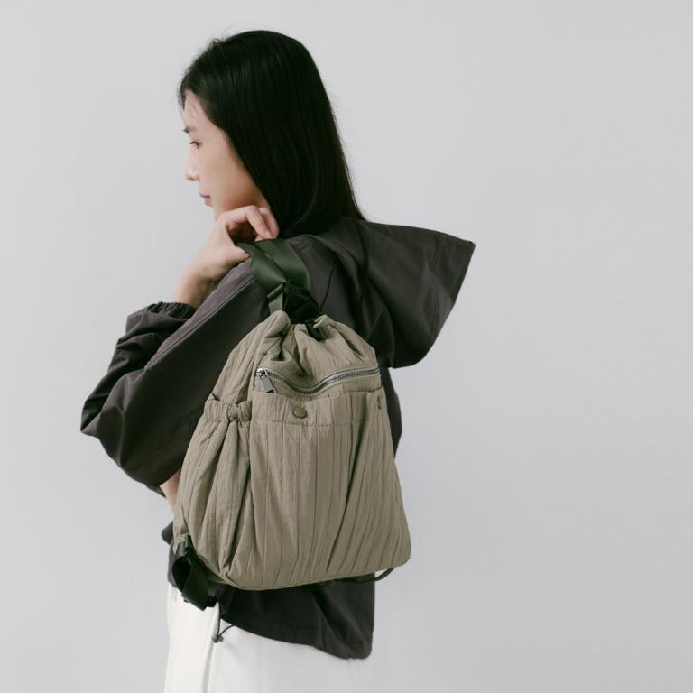 supportingrole 蓬鬆俐落線條斜肩後背手提3用包 軍綠