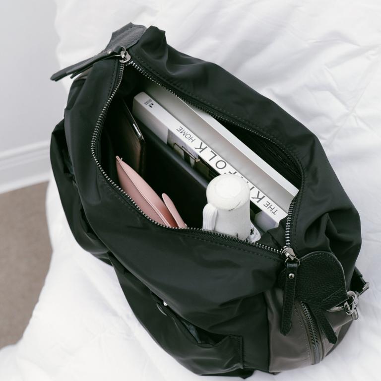 supportingrole 輕盈多分層空間俐落多用手提斜肩背包 黑灰