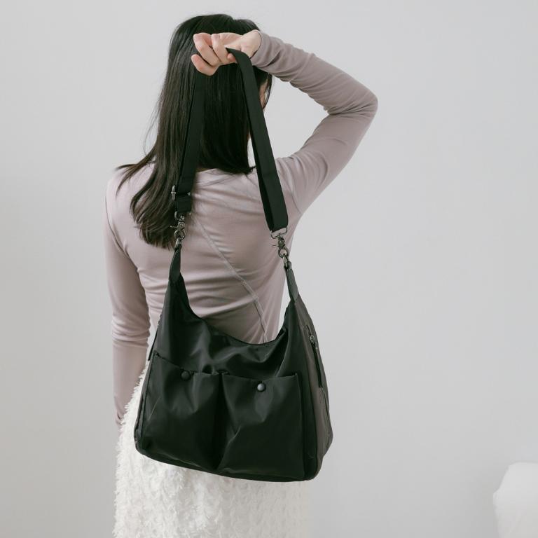 supportingrole 輕盈多分層空間俐落多用手提斜肩背包 黑灰