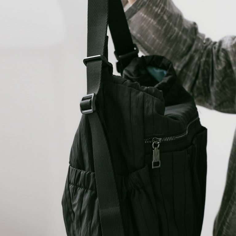 supportingrole 蓬鬆俐落線條斜肩後背手提3用包 黑