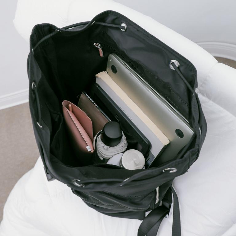 supportingrole 多分層空間俐落多用後背包 黑