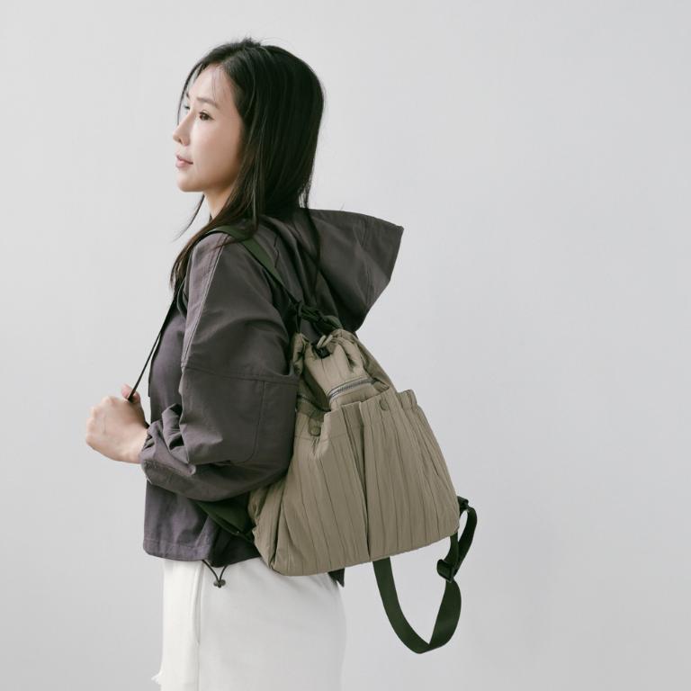 supportingrole 蓬鬆俐落線條斜肩後背手提3用包 軍綠