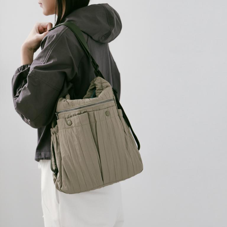 supportingrole 蓬鬆俐落線條斜肩後背手提3用包 軍綠