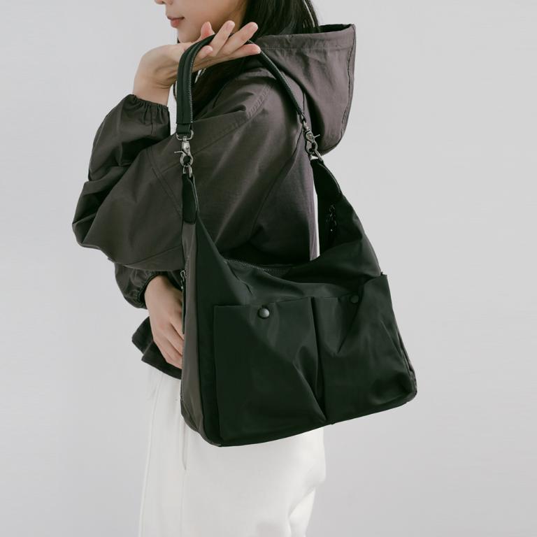 supportingrole 輕盈多分層空間俐落多用手提斜肩背包 黑灰