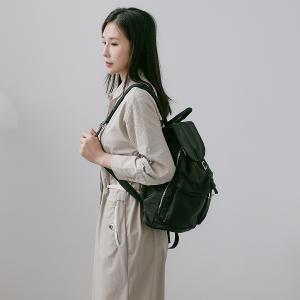 supportingrole 多分層空間俐落多用後背包 黑