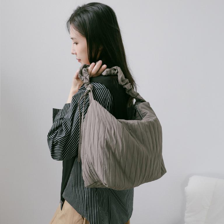 supportingrole 輕盈柔和抽繩元素多用手提斜肩背包 灰