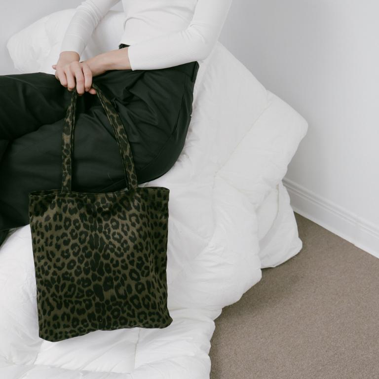 supportingrole 輕盈柔和豹紋托特包 黑豹綠