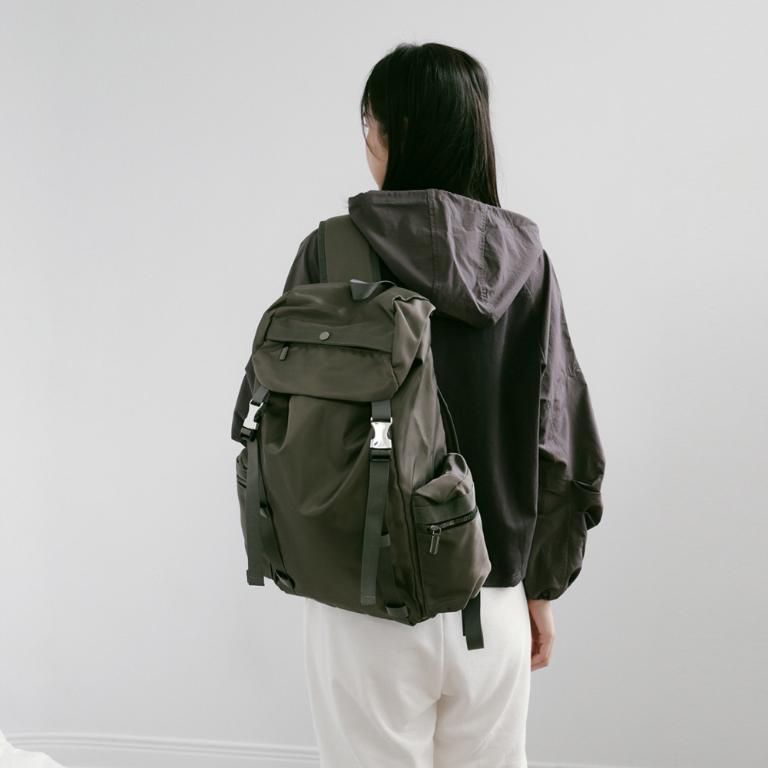 supportingrole 輕盈柔和抽繩元素多用手提斜肩背包 軍綠