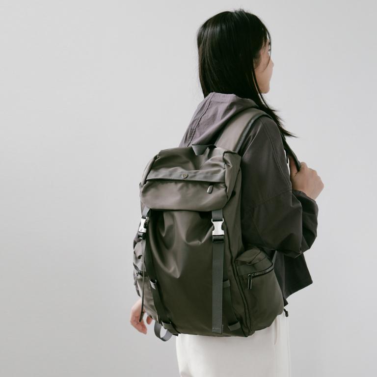 supportingrole 輕盈柔和抽繩元素多用手提斜肩背包 軍綠