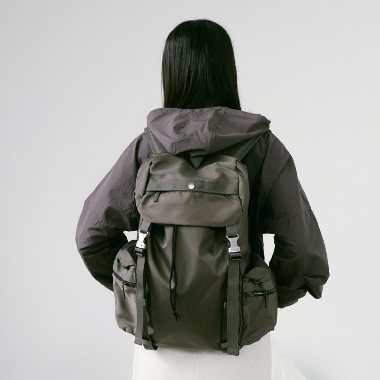 supportingrole 輕盈柔和抽繩元素多用手提斜肩背包 軍綠