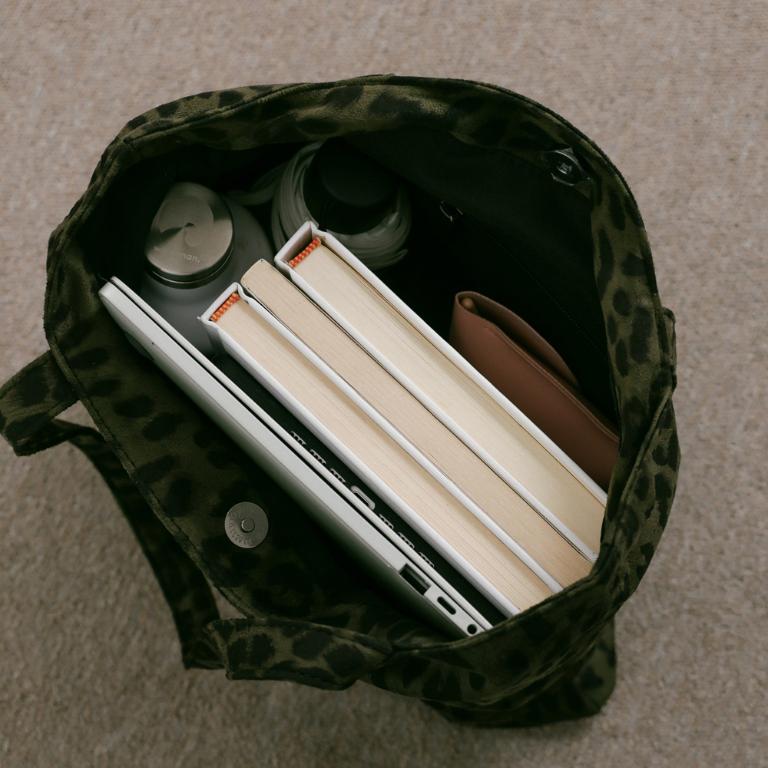 supportingrole 輕盈柔和豹紋托特包 黑豹綠