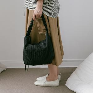 supportingrole 輕盈柔和抽繩元素多用手提斜肩背包 黑