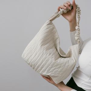 supportingrole 輕盈柔和抽繩元素多用手提斜肩背包 米白