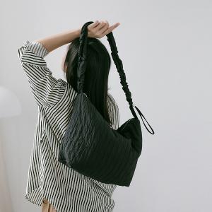 supportingrole 輕盈柔和抽繩元素多用手提斜肩背包 黑