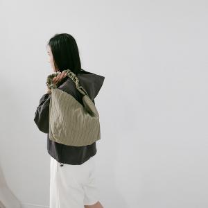 supportingrole 輕盈柔和抽繩元素多用手提斜肩背包 灰綠