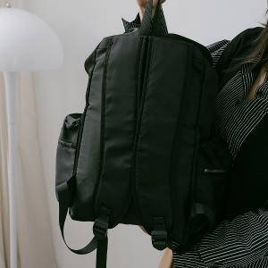 supportingrole 輕盈柔和抽繩元素多用手提斜肩背包 黑