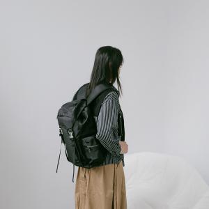 supportingrole 輕盈柔和抽繩元素多用手提斜肩背包 黑