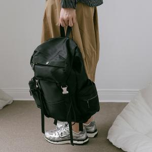 supportingrole 輕盈柔和抽繩元素多用手提斜肩背包 黑