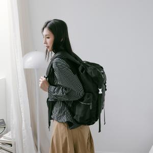 supportingrole 輕盈柔和抽繩元素多用手提斜肩背包 黑