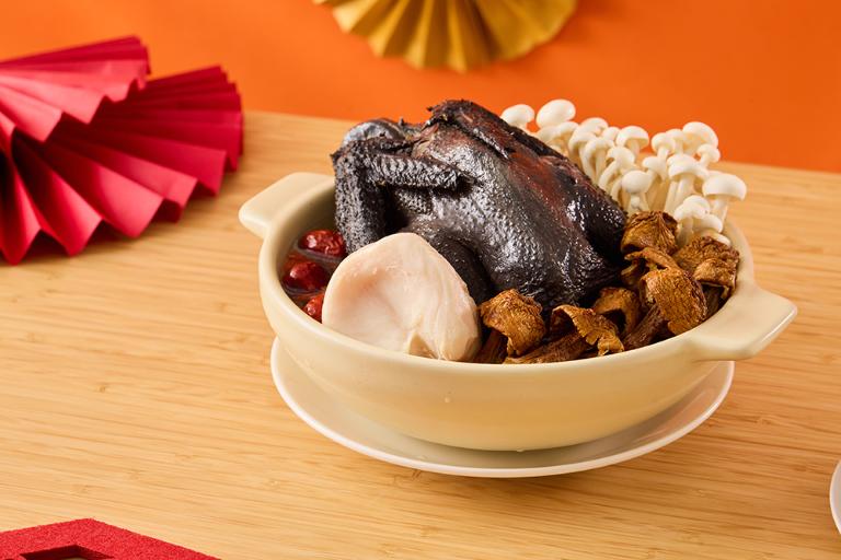 鯉魚 珍菇鮑貝烏雞湯