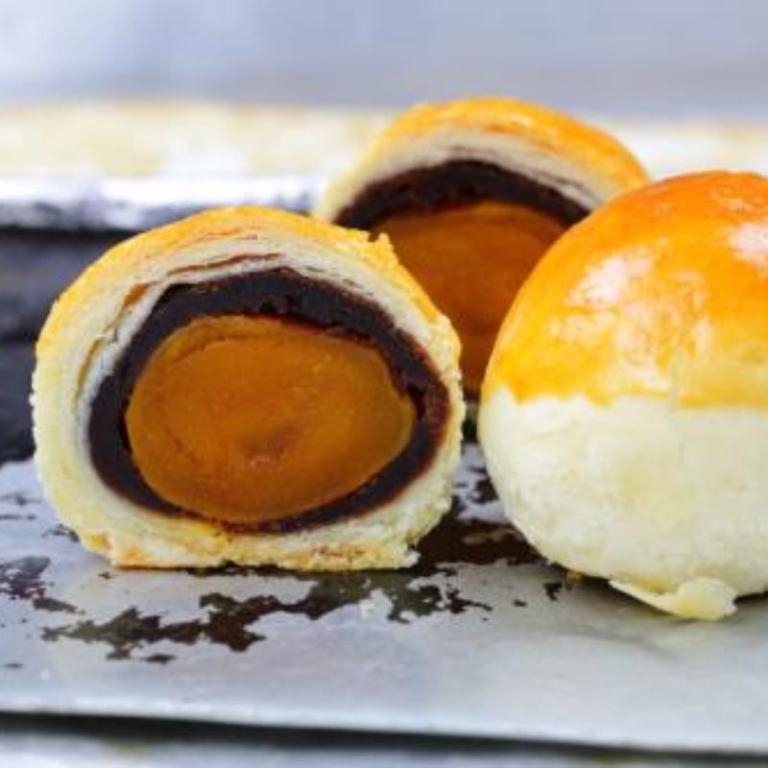 【白鵝山腳】酥皮4寶禮盒(牛肉酥、蛋黃酥、牛肉蛋黃酥、黑麻酥各3入) 12入/盒