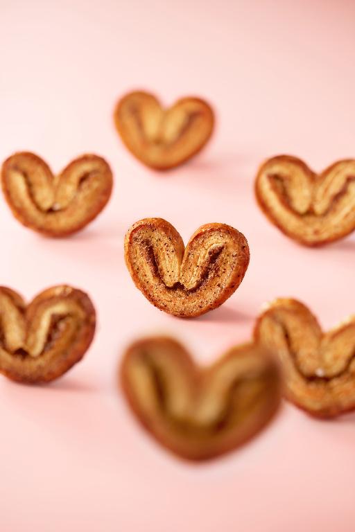 望月【春節限定】蝴蝶酥禮盒 經典及焦糖肉桂蝴蝶酥 (12入)