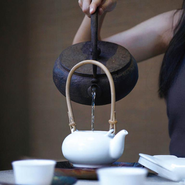 古典玫瑰園x梨茶品記 花時映喜新年禮盒