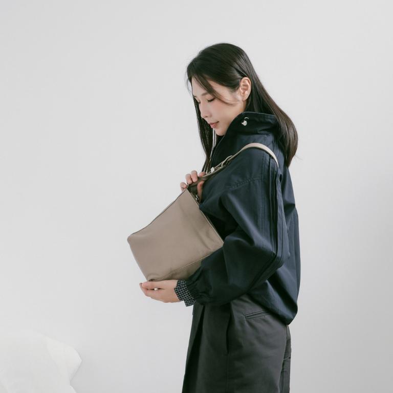 Supportingrole 簡約百搭輕量兩用真皮手提肩背腋下托特包 質感灰