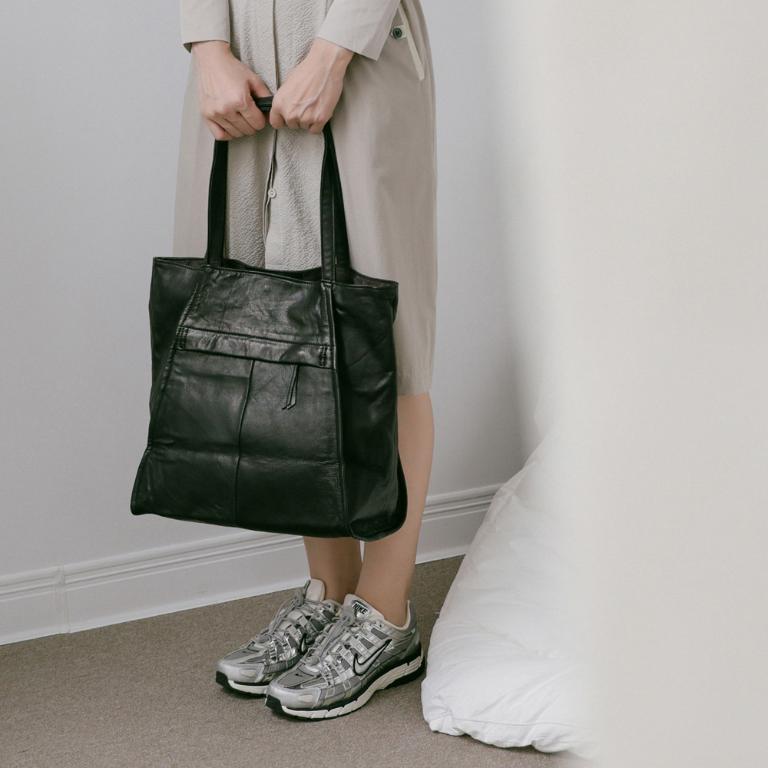 supportingrole 廓形百搭低調輕量真皮肩背手提托特包 黑