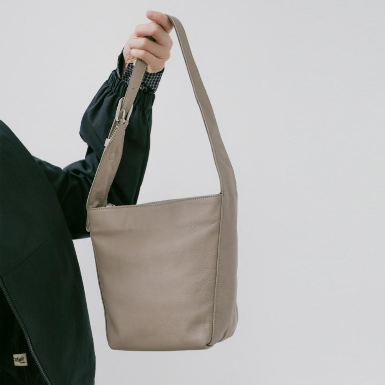 Supportingrole 簡約百搭輕量兩用真皮手提肩背腋下托特包 質感灰